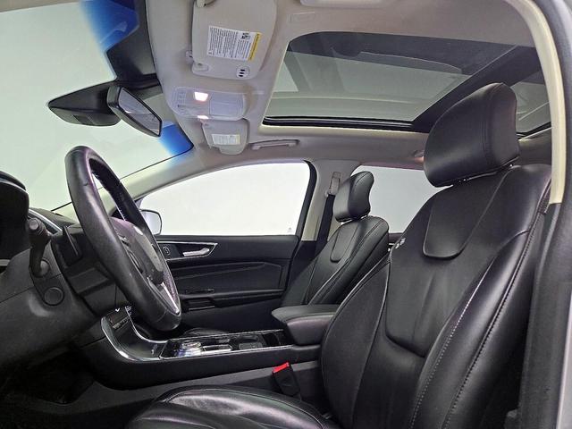 Photo of 2019 Silver Ford Edge
