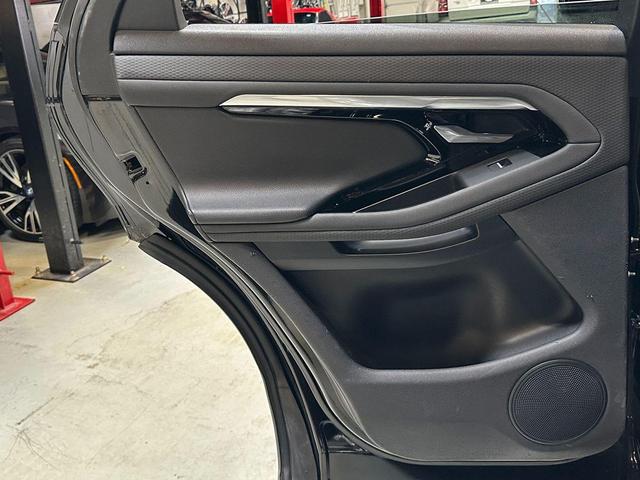 Photo of 2020 Santorini Black Metallic Land Rover Range Rover Evoque