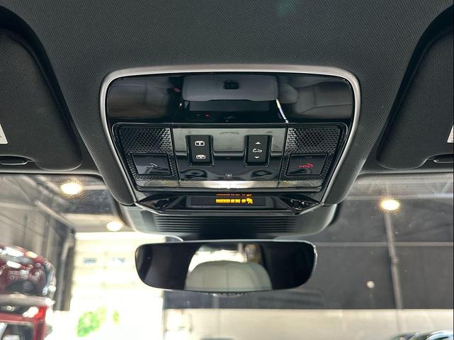 Photo of 2024 Santorini Black Metallic Land Rover Range Rover Sport