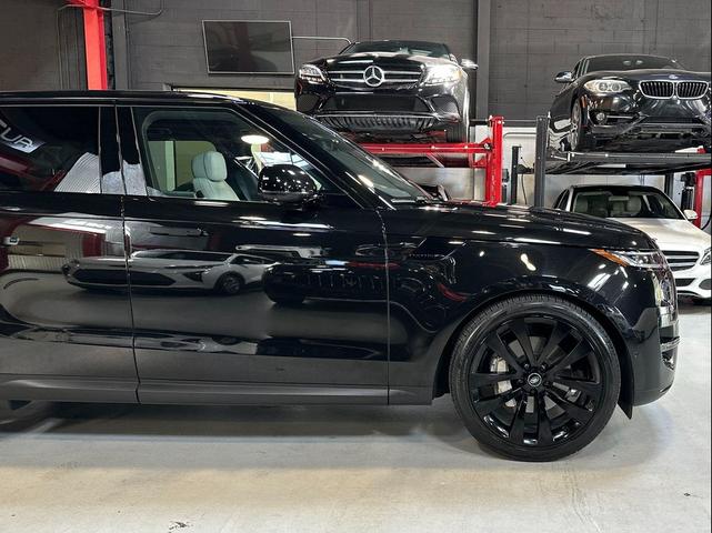 Photo of 2024 Santorini Black Metallic Land Rover Range Rover Sport