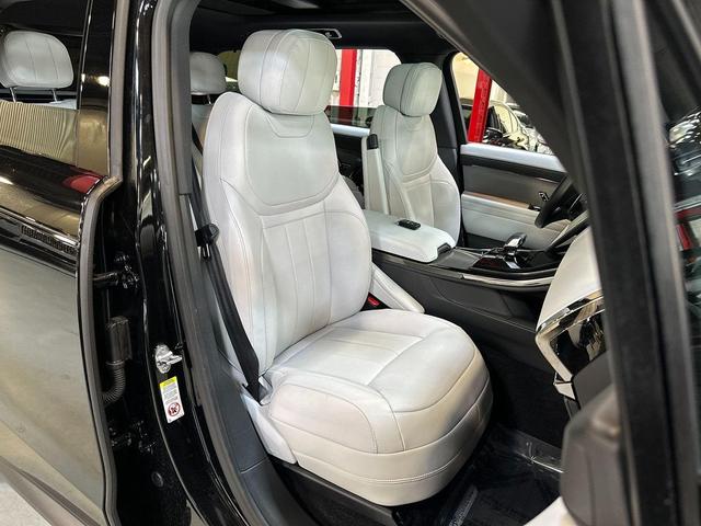 Photo of 2024 Santorini Black Metallic Land Rover Range Rover Sport