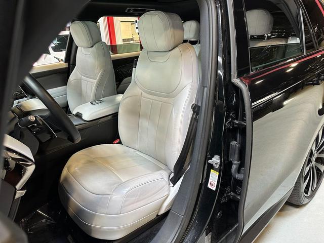 Photo of 2024 Santorini Black Metallic Land Rover Range Rover Sport
