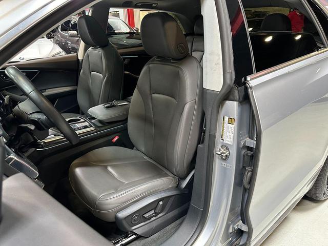 Photo of 2019 Florett Silver Metallic Audi Q8