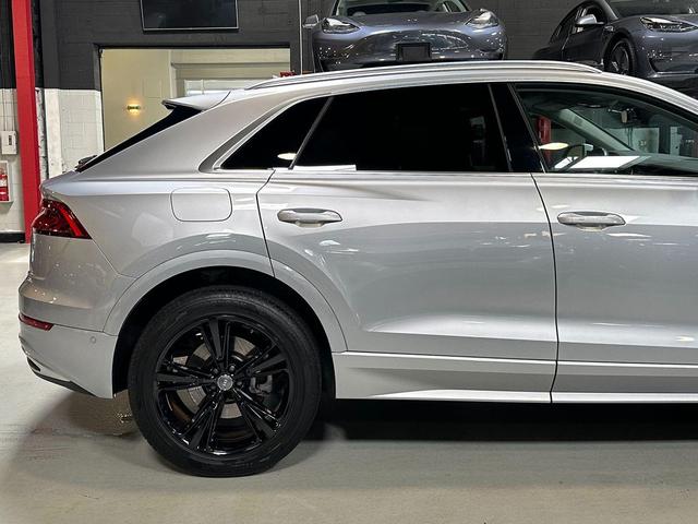 Photo of 2019 Florett Silver Metallic Audi Q8