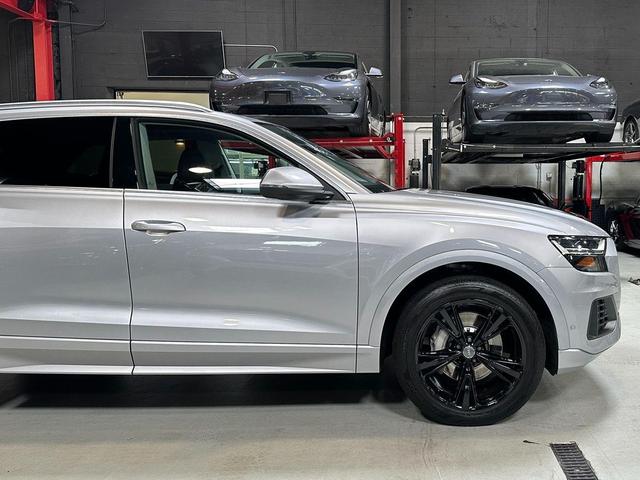 Photo of 2019 Florett Silver Metallic Audi Q8