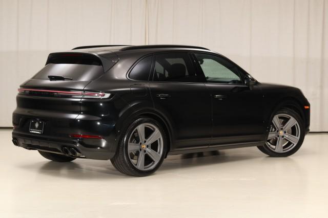 Photo of 2024 Chromite Black Metallic Porsche Cayenne
