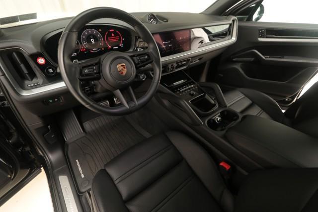 Photo of 2024 Chromite Black Metallic Porsche Cayenne