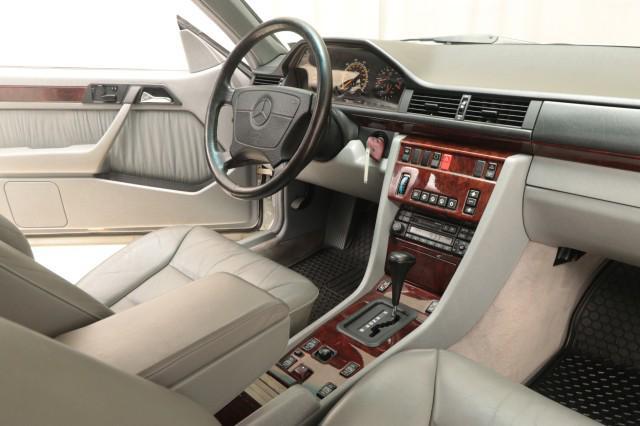 Photo of 1995 Polar White Mercedes-Benz E-Class