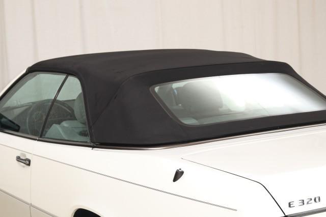Photo of 1995 Polar White Mercedes-Benz E-Class