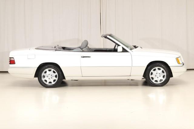 Photo of 1995 Polar White Mercedes-Benz E-Class