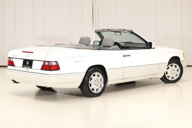 Photo of 1995 Polar White Mercedes-Benz E-Class