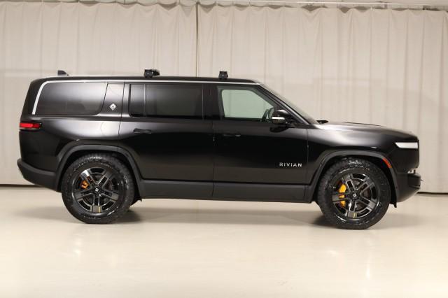 Photo of 2023 Midnight Rivian R1S