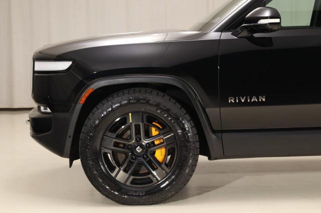 Photo of 2023 Midnight Rivian R1S