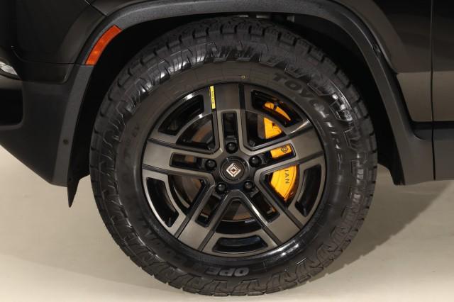 Photo of 2023 Midnight Rivian R1S