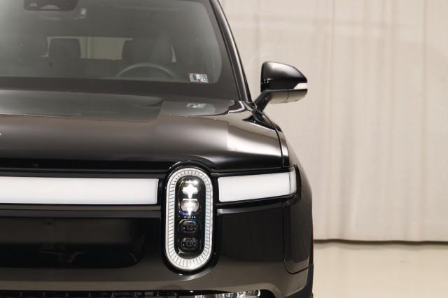 Photo of 2023 Midnight Rivian R1S