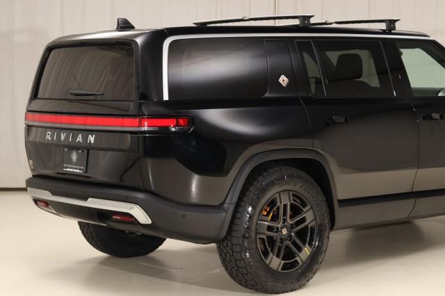 Photo of 2023 Midnight Rivian R1S