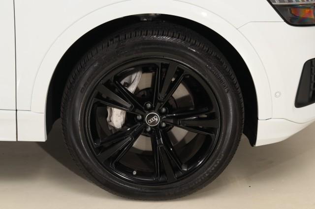 Photo of 2023 Glacier White Metallic Audi Q8