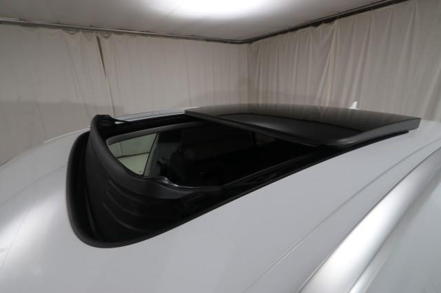 Photo of 2023 Glacier White Metallic Audi Q8