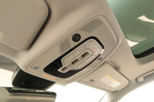 Photo of 2023 Glacier White Metallic Audi Q8