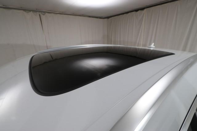 Photo of 2023 Glacier White Metallic Audi Q8