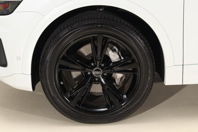 Photo of 2023 Glacier White Metallic Audi Q8