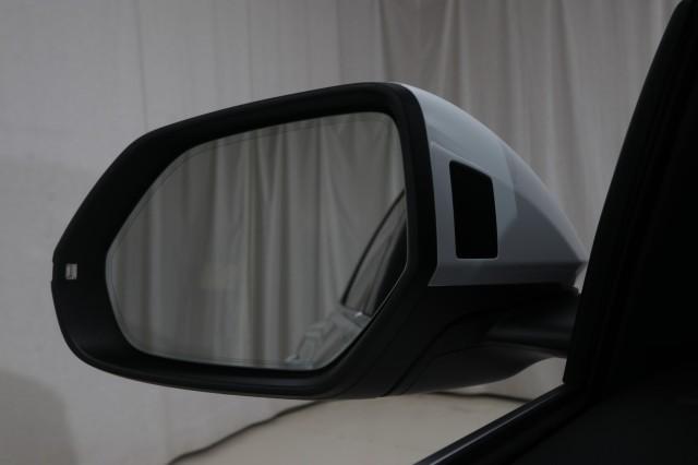 Photo of 2023 Glacier White Metallic Audi Q8