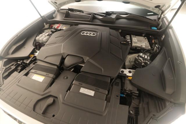 Photo of 2023 Glacier White Metallic Audi Q8