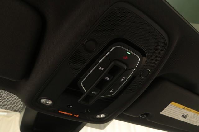 Photo of 2023 Waitomo Blue Metallic Audi Q8