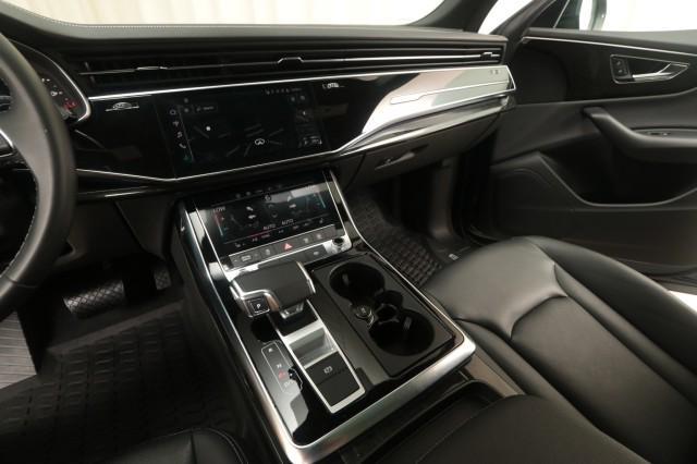 Photo of 2023 Waitomo Blue Metallic Audi Q8