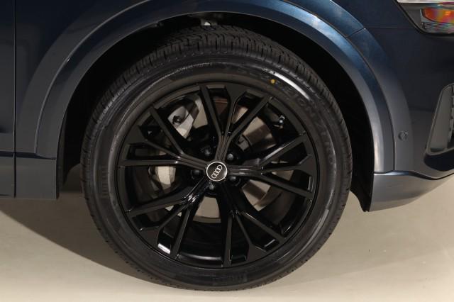 Photo of 2023 Waitomo Blue Metallic Audi Q8