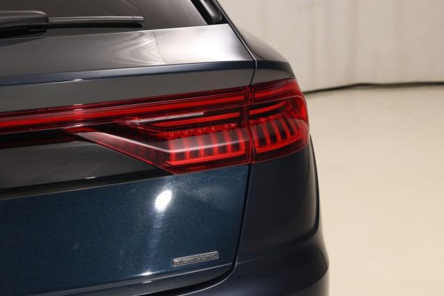 Photo of 2023 Waitomo Blue Metallic Audi Q8