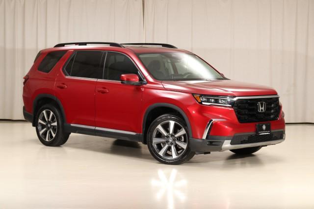Photo of 2024 Radiant Red Metallic II Honda Pilot