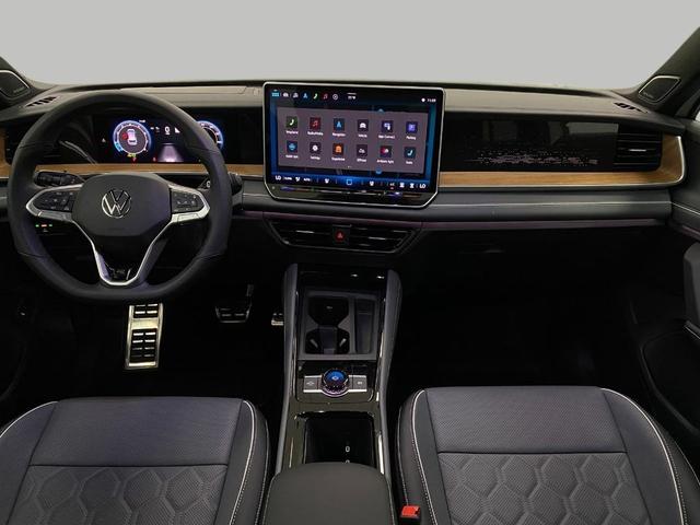 Photo of 2025 OPAL WHITE PEARL Volkswagen Tiguan