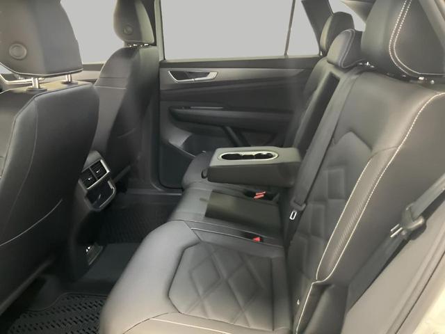 Photo of 2025 Pure White Volkswagen Atlas Cross Sport