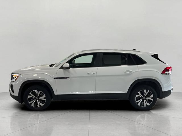 Photo of 2025 Pure White Volkswagen Atlas Cross Sport