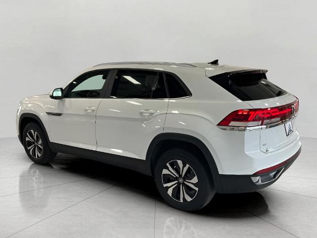Photo of 2025 Pure White Volkswagen Atlas Cross Sport