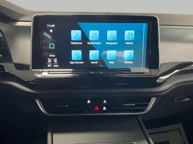 Photo of 2025 Pure White Volkswagen Atlas Cross Sport