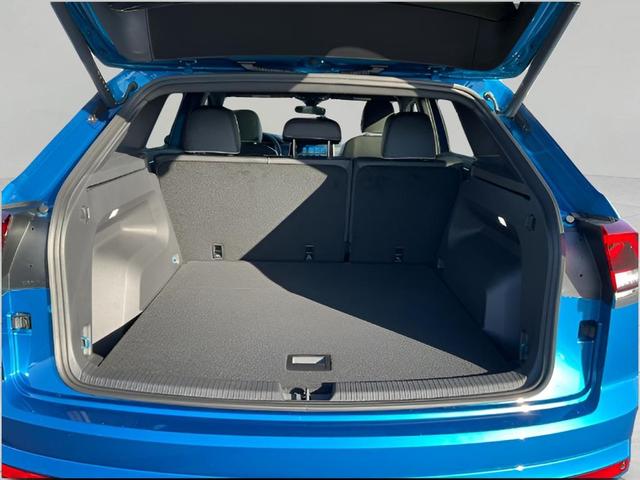 Photo of 2025 KINGFISHER BLUE Volkswagen Atlas Cross Sport