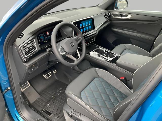 Photo of 2025 KINGFISHER BLUE Volkswagen Atlas Cross Sport