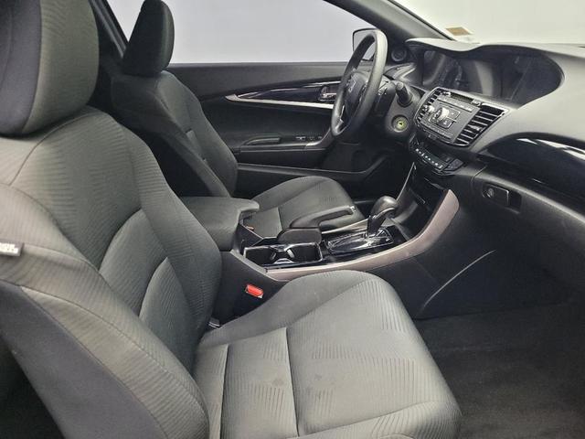 Photo of 2016 Crystal Black Pearl Honda Accord