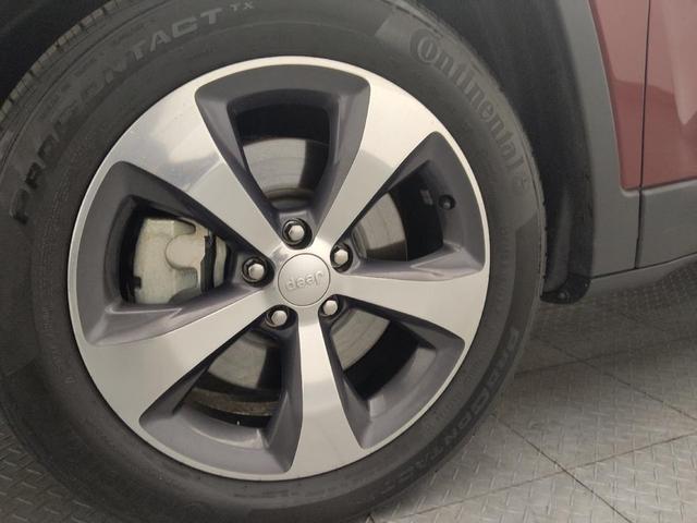 Photo of 2019 Velvet Red Pearlcoat Jeep Cherokee