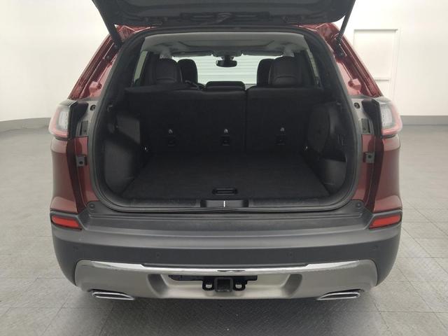 Photo of 2019 Velvet Red Pearlcoat Jeep Cherokee