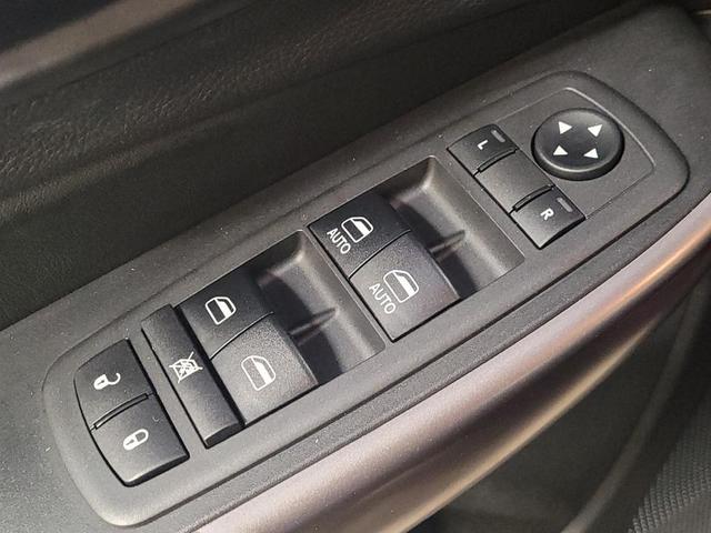 Photo of 2019 Velvet Red Pearlcoat Jeep Cherokee