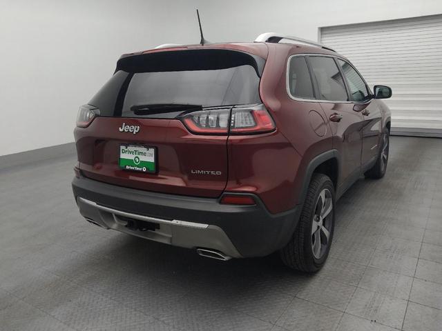 Photo of 2019 Velvet Red Pearlcoat Jeep Cherokee