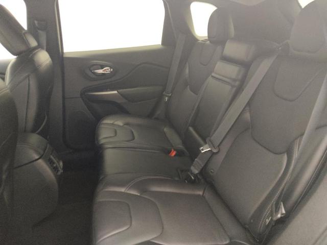 Photo of 2019 Velvet Red Pearlcoat Jeep Cherokee