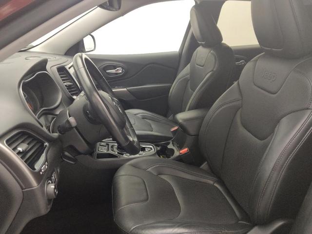 Photo of 2019 Velvet Red Pearlcoat Jeep Cherokee