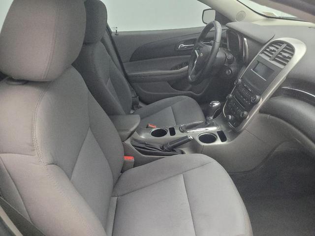 Photo of 2015 Silver Ice Metallic Chevrolet Malibu