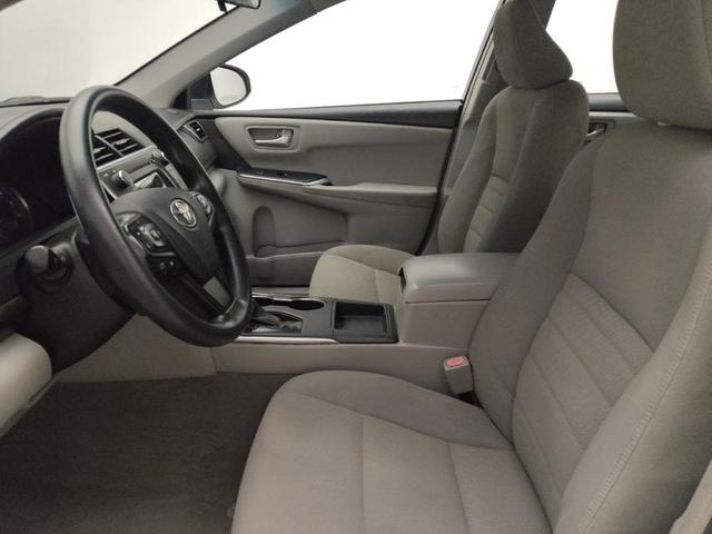 Photo of 2017 Super White Toyota Camry