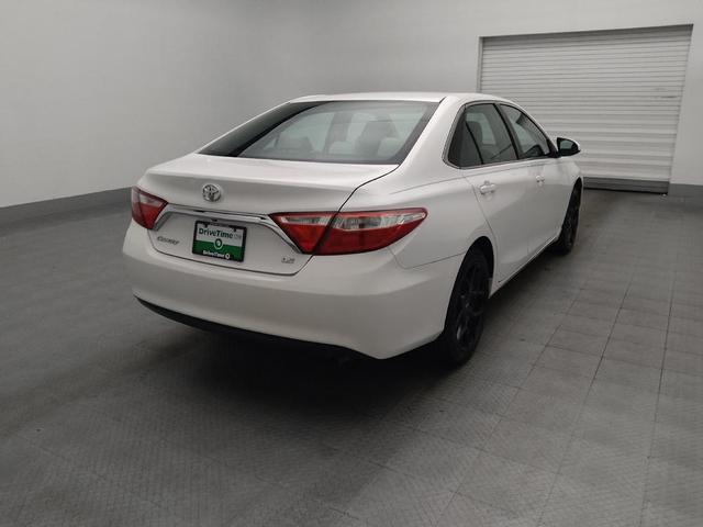 Photo of 2017 Super White Toyota Camry