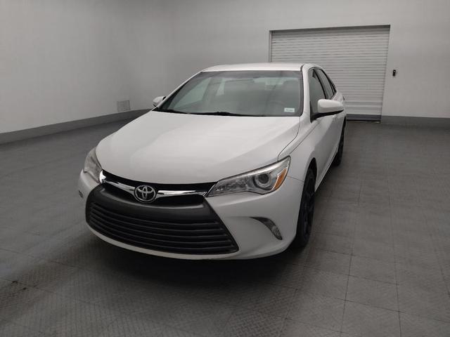 Photo of 2017 Super White Toyota Camry